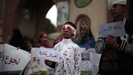 Des jeunes yéménites manifestent à Saana contre les bombardements menés dans leur pays par l'Arabie saoudite ©Sipa - Hani Mohammed/AP
