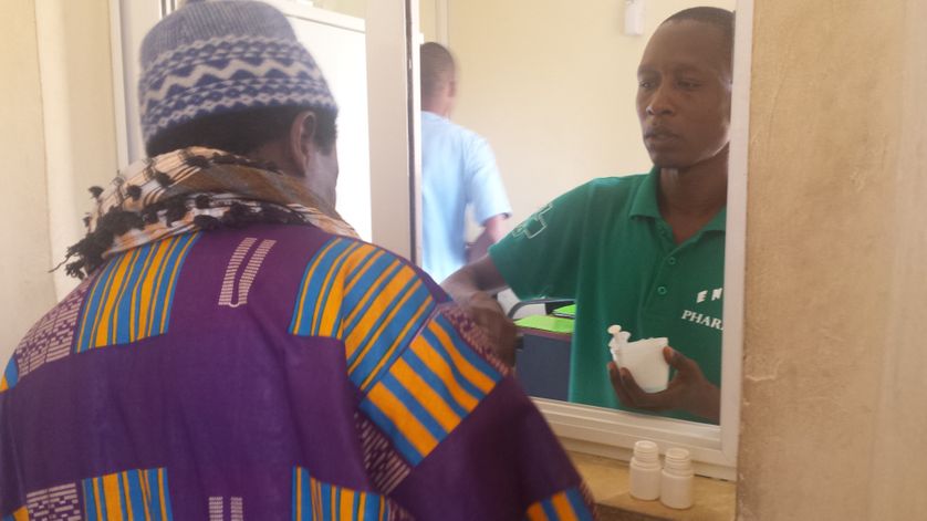 Tous n’acceptent pas de venir se faire soigner, mais pour ceux qui font l'effort, ce centre de Dakar propose un suivi médical avec distribution quotidienne de méthadone