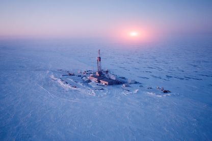 Plateforme d'extraction de pétrole en Arctique Plateforme d'extraction de pétrole en Arctique