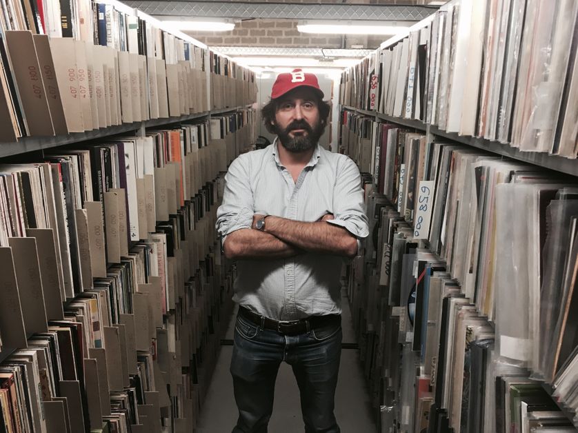 Mr. Oizo aka Quentin Dupieux dans les archives vinyles de Radiofrance