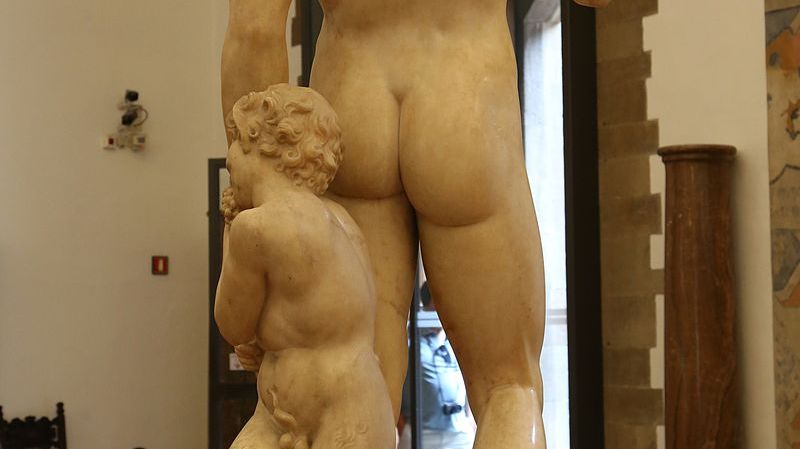 Bacchus et Pan (1496-1497) de Michel-Ange, statue en marbre conservée au musée national du Bargello à Florence (Italie)