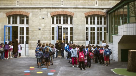 Elèves dans une cour d'école primaire à Paris, 4 septembre 2012 ©AFP - FRED DUFOUR / AFP