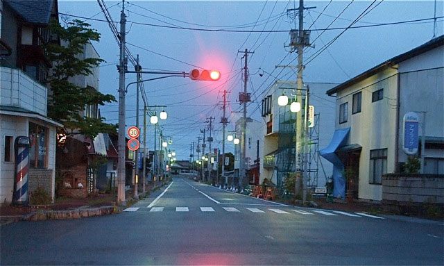 Odaka, village abandonné, zone d'exclusion, nuit, Fukushima 2012. ( 1,8 à 15,5 μSv/h)