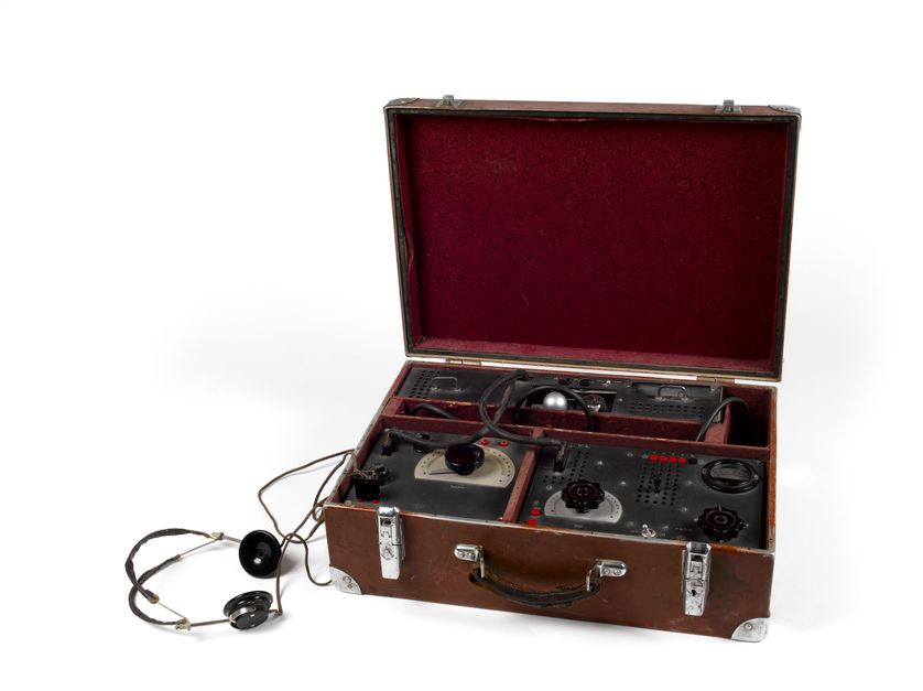 Émetteur-récepteur type SE 90/40, utilisé pour la mission Carthage, Seconde Guerre mondiale