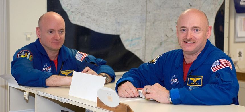 Les jumeaux de la Nasa, Mark et Scott Kelly.