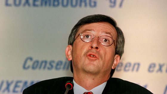 Nommé Premier Ministre en 1995, Jean-Claude Juncker continuera à exercer les fonctions de ministre des Finances, ministre du Travail et de l'Emploi et ministre du Trésor ©Reuters - Reuters