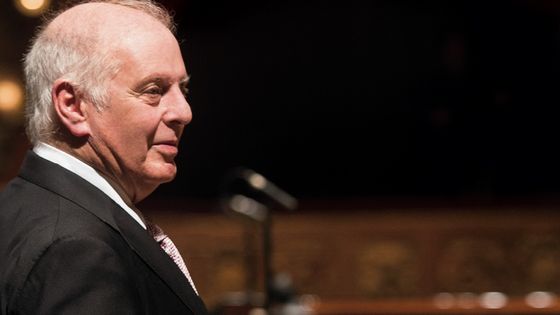 Daniel Barenboim, pianiste et chef d'orchestres, directeur musical de la Staatskapelle de Berlin - Deutsche Grammophon - photo by Guido Adler