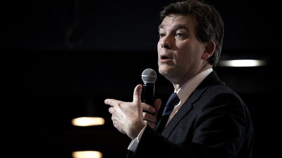 Arnaud Montebourg en meeting à la Fondation Maison des Sciences et de l'Homme en décembre 2016 ©AFP - PHILIPPE LOPEZ