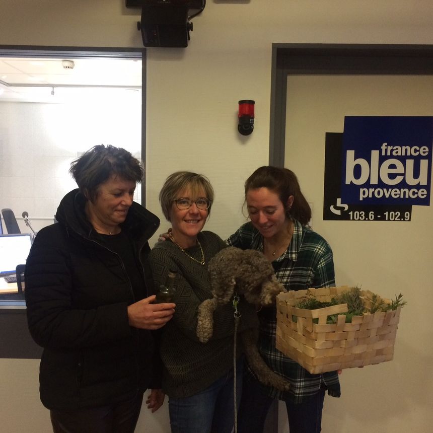 Michèle, Fanette, Julo aux côtés de Mélanie Masson