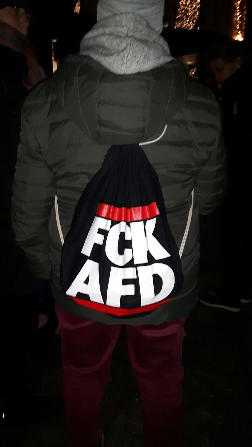 manifestant anti Pegida à Berlin en janvier 2017
