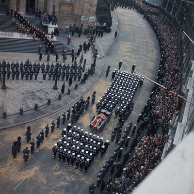 Vue aérienne des funérailles de Winston Churchill à Londres, le 30 janvier 1965