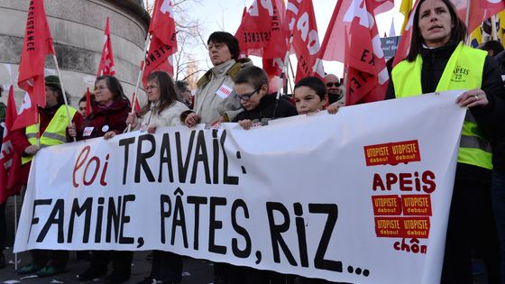 Manifestation contre la précarité et pour la justice sociale, à Paris, le 3 décembre 2016 ©AFP - PASCAL VANDON / CITIZENSIDE