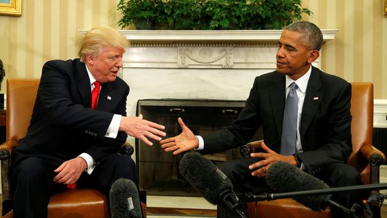 Donald Trump reçu par le président Barack Obama à la Maison Blanche à Washington, Etats-Unis. ©Reuters - Kevin Lamarque