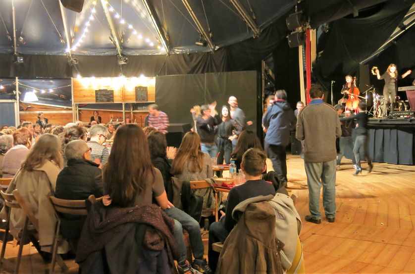 France Culture, 16 décembre 2016, Théâtre Le-Monfort, fin du spectacle et dans la salle l’occasion d’échanger autour d’un repas ukrainien et d’ouvrir le bal…