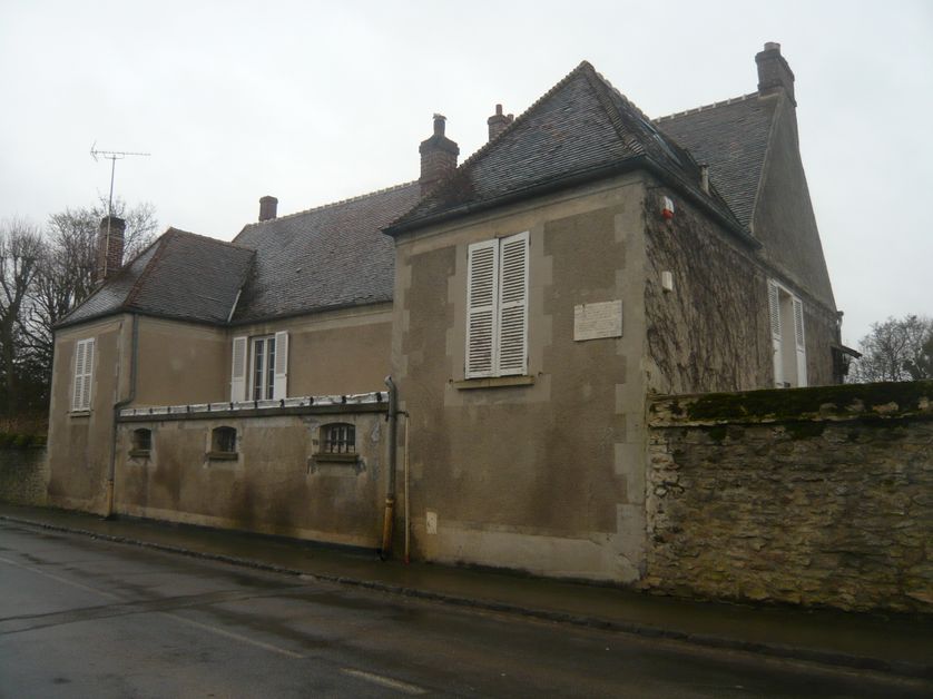 Le Manoir des Fontaines, façade sur rue.