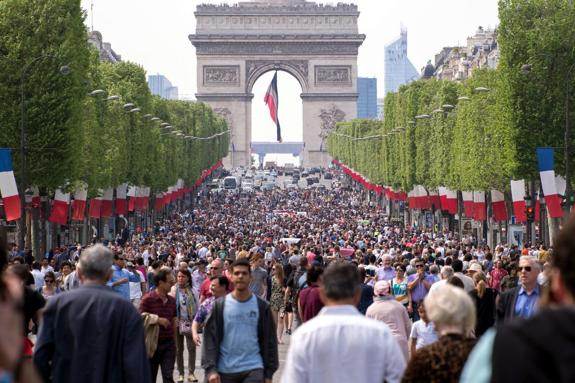 Depuis mai 2016, les Champs-Elysées sont déjà piétonisés tous les premiers dimanche du mois.