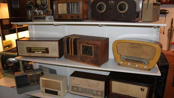 Anciens récepteurs radio - Creative Commons