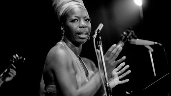 La chanteuse de jazz américaine Nina Simone se produit en juillet 1969 lors d'un concert dans le cadre du festival panafricain d'Alger. ©AFP - ELEONORE BAKHTADZE