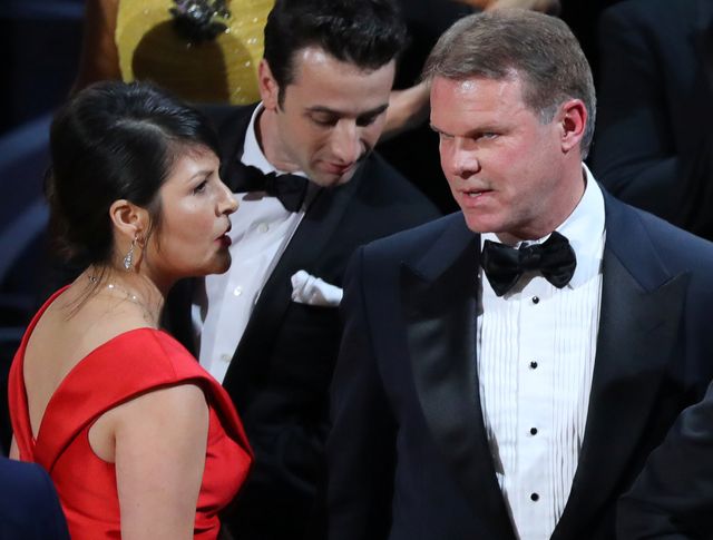 Martha Ruiz et Brian Cullinan de PricewaterhouseCoopers à l'origine du mélange d'enveloppes