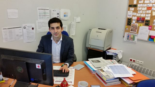 Ali Celik est responsable de la pépinière d'entreprises de la Courneuve.