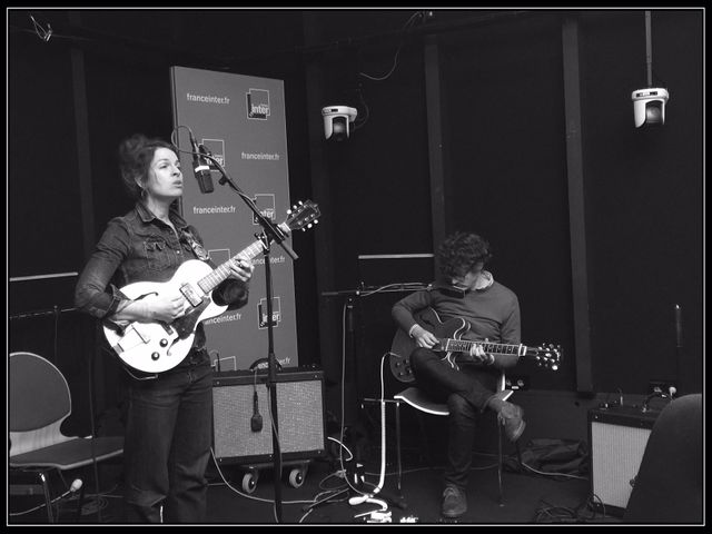 Jesca Hoop accompagnée de Tom Goodwyn au studio 611.