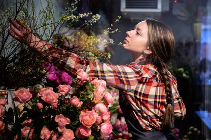 Préparation pour la Saint-Valentin chez un fleuriste Préparation pour la Saint-Valentin chez un fleuriste