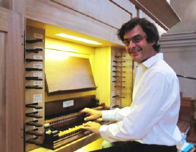 Laurent CARLE à l’orgue de Saint Pierre d’Albigny