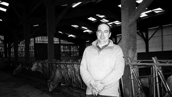 Arnaud Chaussée, éleveur à la Ferme des Champs-Romet ©Radio France - Julie Navarre