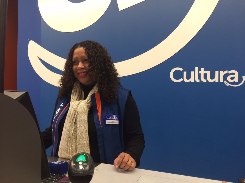 Magasin Cultura Rive D Arcins Les Hotesses De Caisses