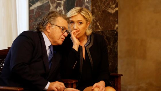 Gilbert Collard accompagne Marine Le Pen lors de sa visite au Liban le 20 février 2017 ©AFP - Ratib Al Safadi / ANADOLU AGENCY