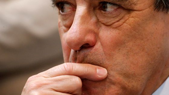 François Fillon, candidat LR à l'élection présidentielle 2017 ©AFP - PASCAL ROSSIGNOL / POOL