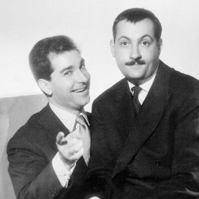 Jean Poiret et Michel Serrault, en 1958, à Paris.