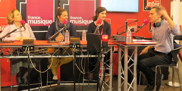 Sur le vif ! 25 mars 2017, Salon du Livre-Paris, stand France Musique... Sophie Debouverie éd.Fayard, Anne-Sylvie Bameule éd.Actes Sud, Gaëlle Belot éd.Musique-Buchet-Chastel & le producteur Philippe Venturini (de g. à d.)