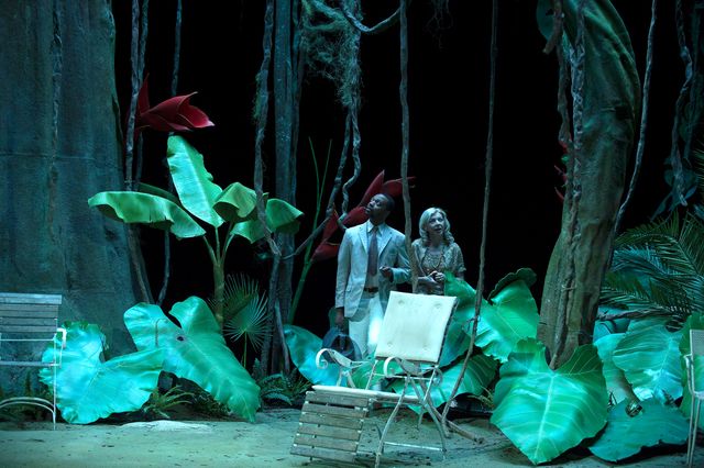 Image de la pièce "Soudain l'été dernier" de Tennessee Williams, mise en scène et scénographie de Stéphane Braunschweig