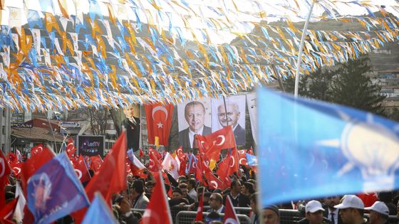 Meeting de l'AKP en Turquie le 1er mars 2017 ©AFP - Emrah Yorulmaz / ANADOLU AGENCY