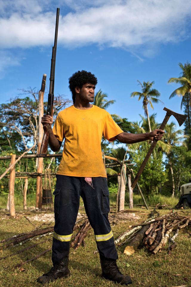 Île de Lifou. Les jeunes de la tribu de Kenjeny