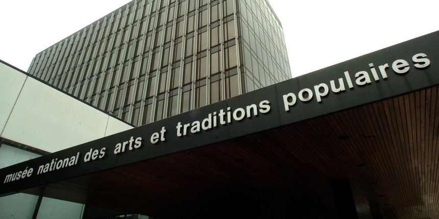 La façade du musée dessinée par Jean Dubuisson, archétype de l'architecture des Trente Glorieuse