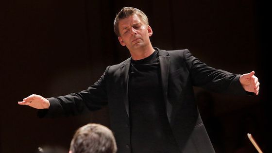 Matthias Pinstcher dirige l'Academy Festival Orchestra at the Music Academy of the West in Santa Barbara (2013) ©Getty - Lawrence K. Ho