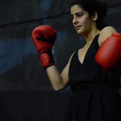 Ashtar Muallem dans "Après coups, Projet Un-Femme n°2 de Séverine Chavrier / La Sérénade Interrompue