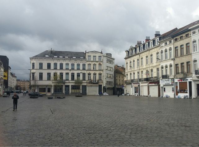 Une place à Molenbeek, commune défavorisée de Bruxelles.