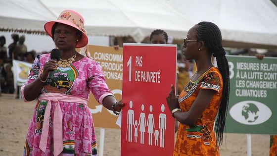 Les objectifs de développement durable présentés pendant la journée internationale de la femme rurale à Douala 1. Pas de pauvreté, 18 oct. 2016 - Wikicommons / Happiraphael