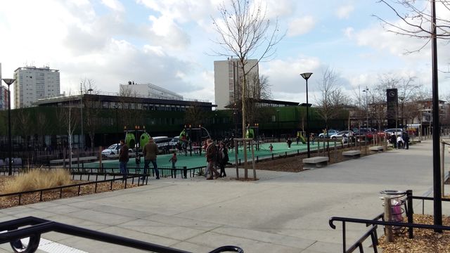 A proximité de la dalle d'Argenteuil