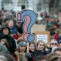 En octobre 2016, des milliers de femmes islandaises ont quitté leur lieu de travail à 14:38, afin de protester contre les inégalités salariales.