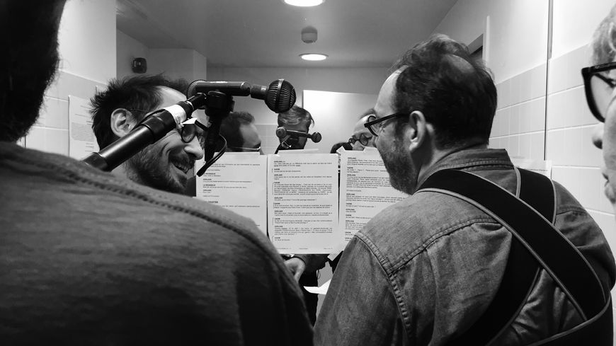 Yannick Choirat et Hervé Pierre lors de l'enregistrement de la troisième saison du 57, rue de Varenne
