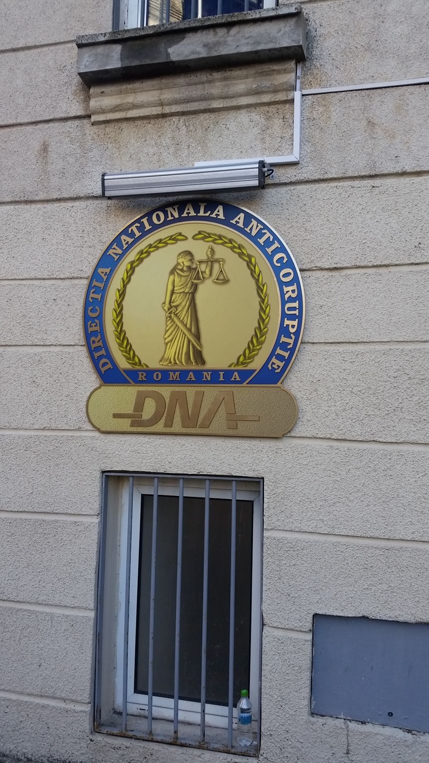 Entrée de la Direction Anti Corruption à Bucarest