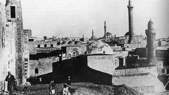 La citadelle d'Alep, vers 1900