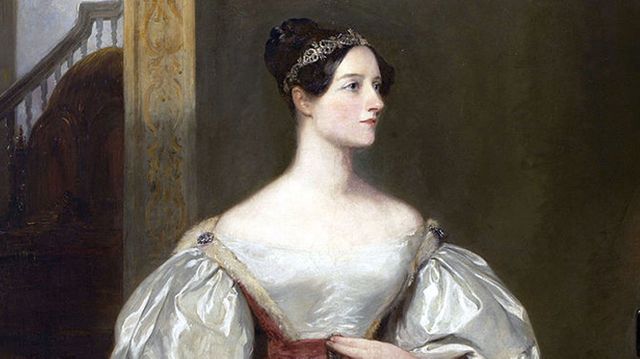 Ada Lovelace mathématicienne est souvent appelée "le premier informaticien" car elle a écrit un algorithme de Machine analytique de Charles Babbage, considéré comme l'ancêtre de l'ordinateur.