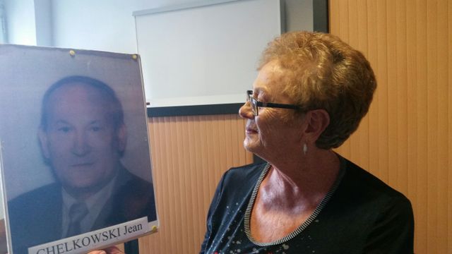 Rosalba, veuve depuis 2004. Son mari, Jean avait travaillé près de 40 ans comme électricien dans des usines sidérurgiques à Longwy et Dunkerque. Il est mort d'un cancer après avoir pris sa retraite