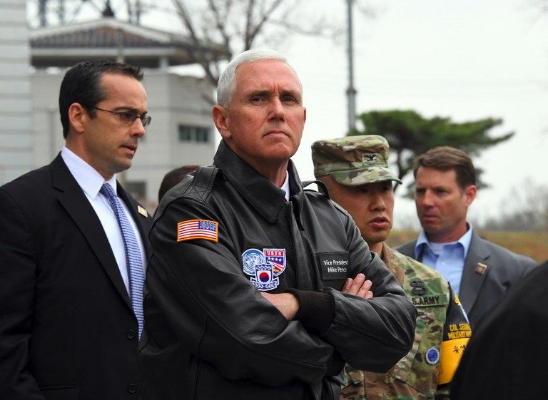 Le vice-président américain Mike Pence en visite dans la DMZ - zone démilitarisée, entre les deux Corées, le 17 avril 2017