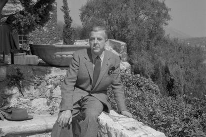 Le poète Jacques Prévert en 1948 dans sa maison de St Paul de Vence Le poète Jacques Prévert en 1948 dans sa maison de St Paul de Vence